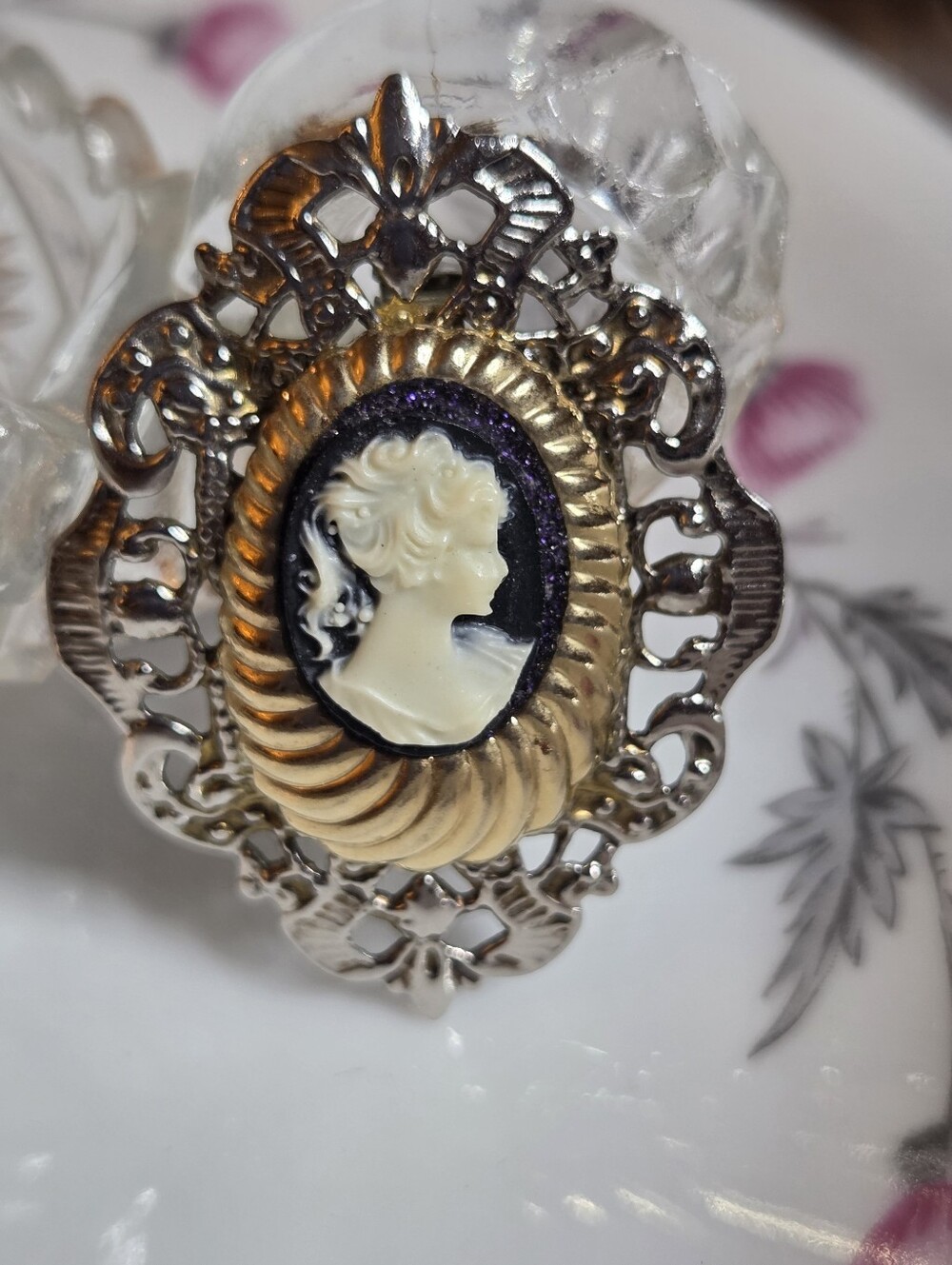 Vintage-Inspired Cameo Pendant- Gold & Black